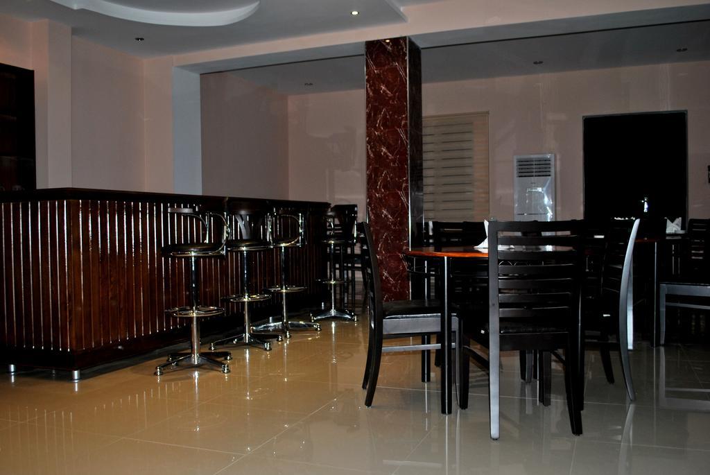 Max Comfort Hotel 库塔伊西 外观 照片