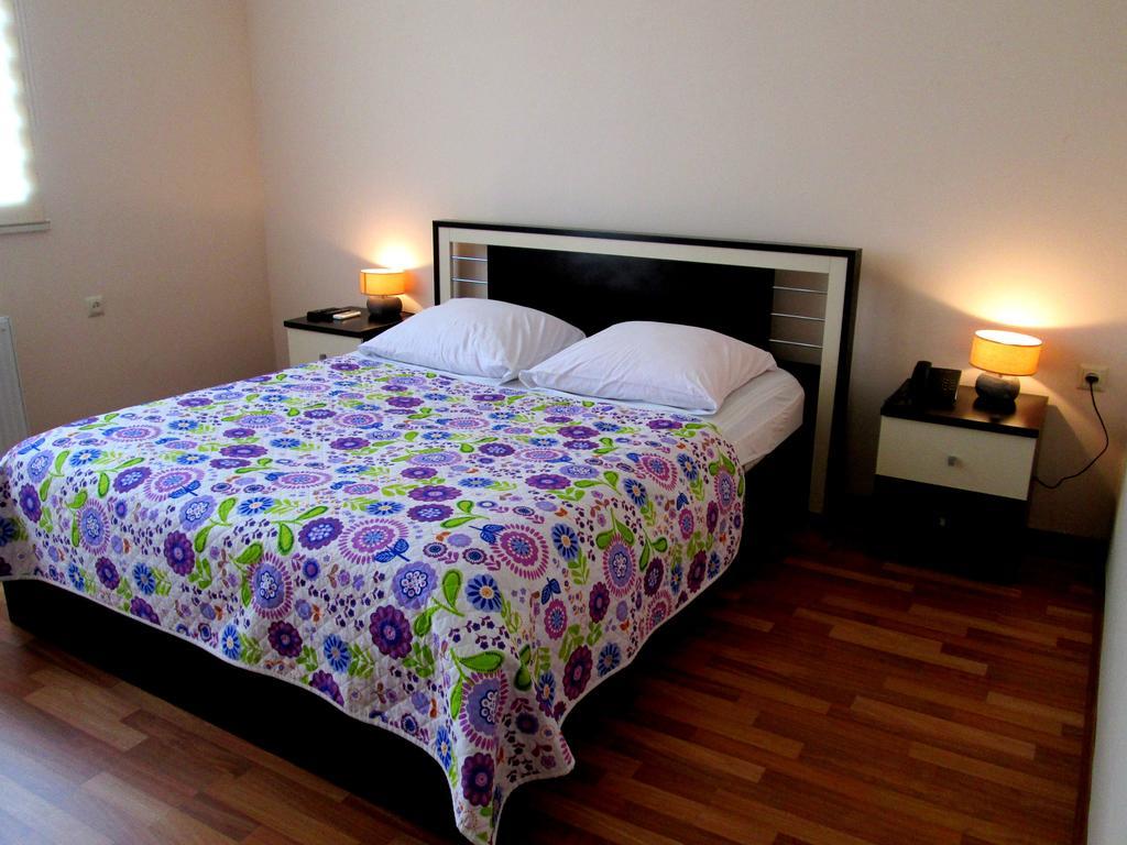 Max Comfort Hotel 库塔伊西 外观 照片