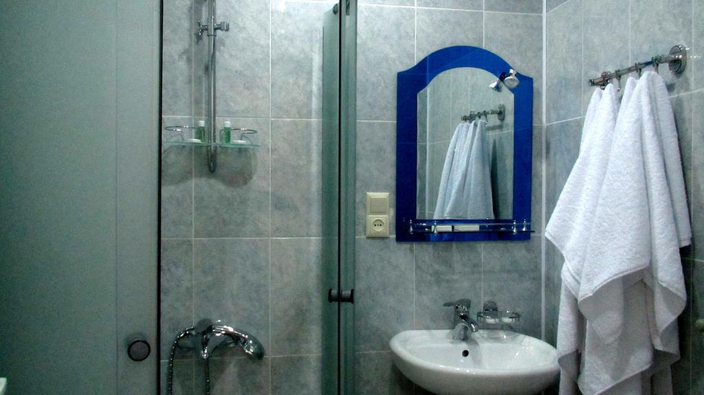 Max Comfort Hotel 库塔伊西 外观 照片